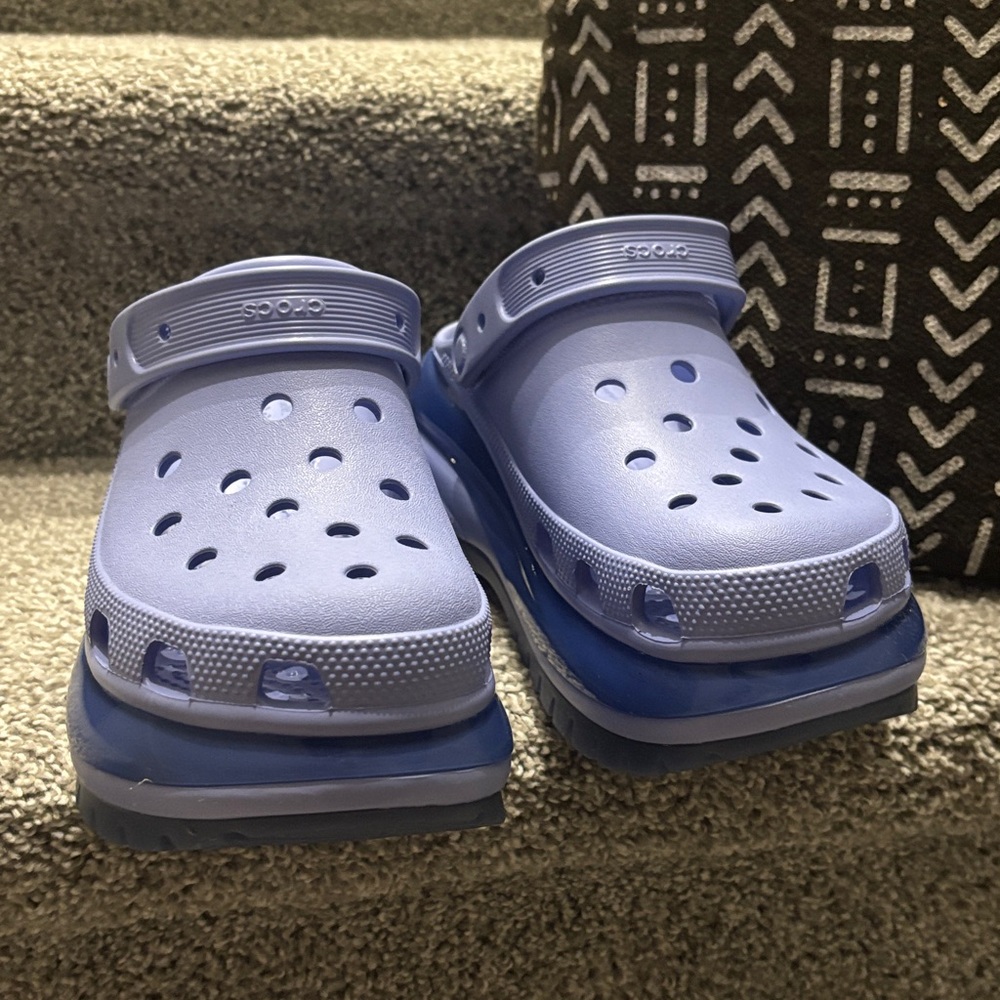 Crocs Mega Crush Clog Womens Size 9 mens 7 Platform Shoes 2tone Blue